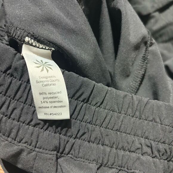 Athleta Black Cargo Skinny Leg Pants Size 6 - Picture 11 of 11